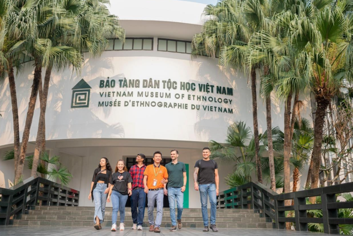3.5 Hours Ha Noi City Tour By Motorbike or By Bicycle